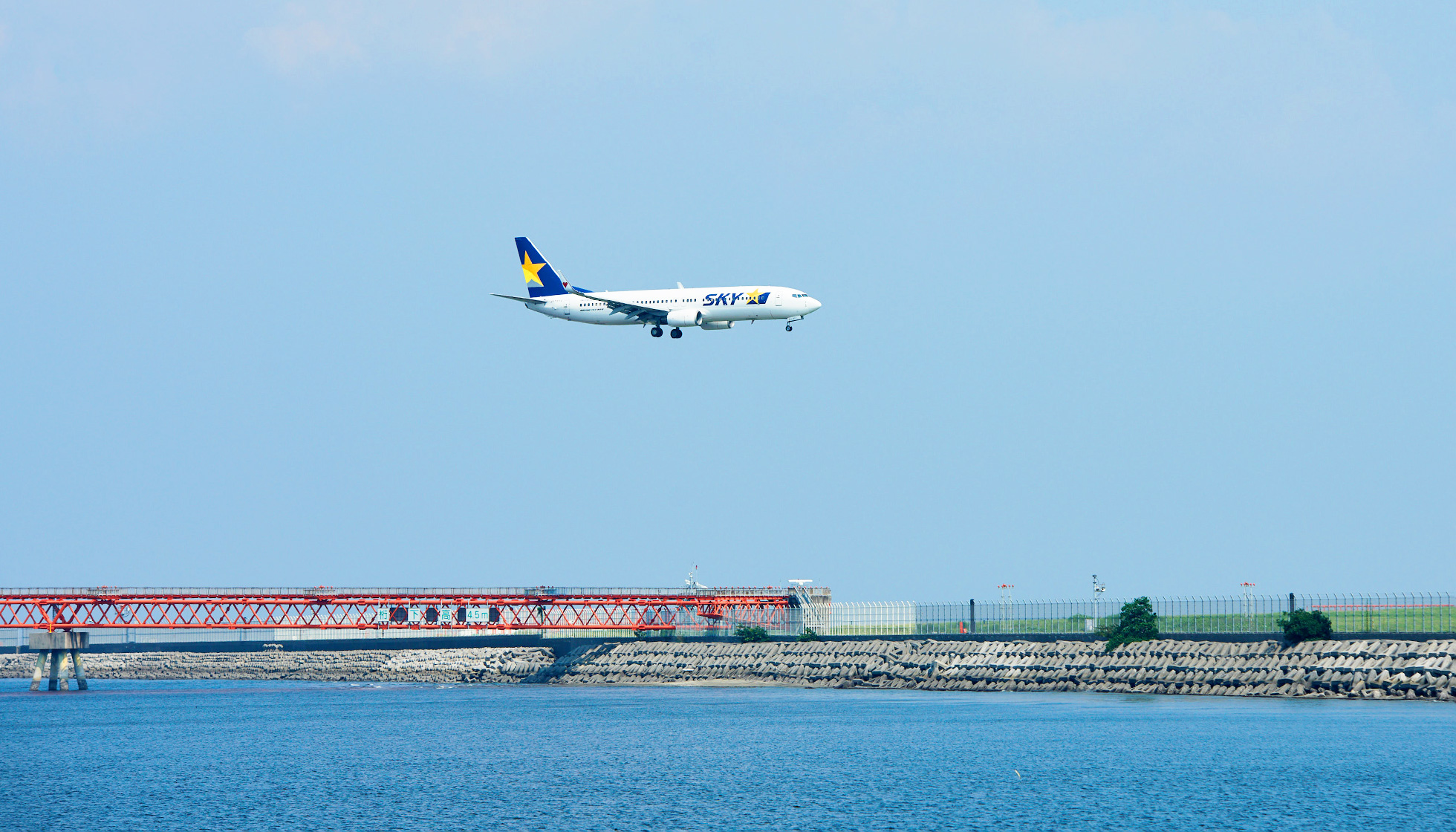 飛び立つ飛行機を真横から楽しめる京浜島つばさ公園