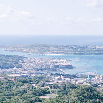 瀬底島